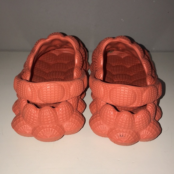 Crocs - Picture 3 of 4